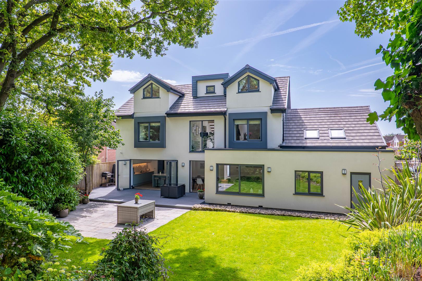 5 bed property in Linden Grove, Chorley